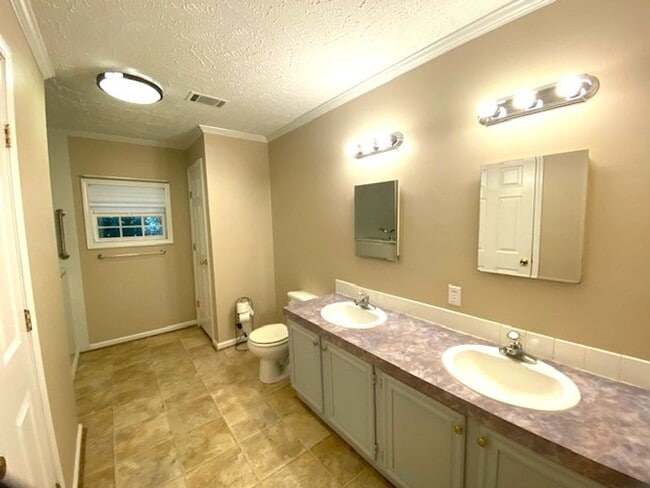 Building Photo - Creekside Cape Cod