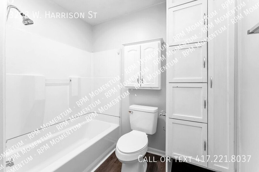 Building Photo - 3203 W Harrison St