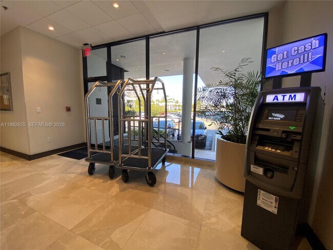 Building Photo - 20515 E Country Club Dr