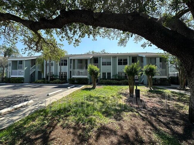 Building Photo - 5440 S MacDill Ave