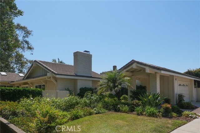 Building Photo - 12 Creekside