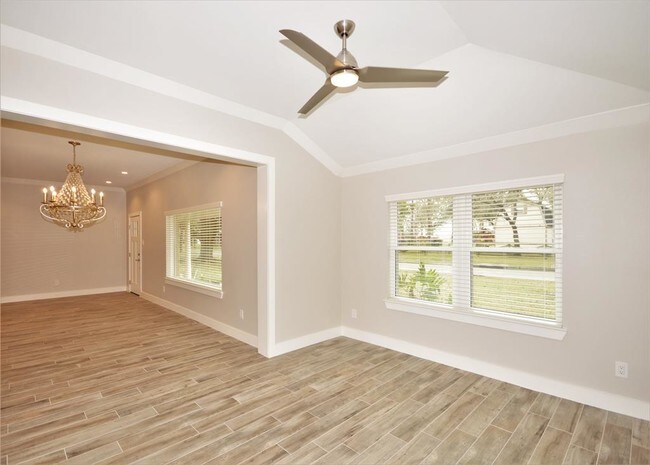 Building Photo - 3515 Linwood St