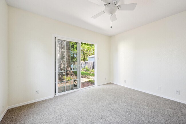 Primary Bedroom - 1039 Stevenson St