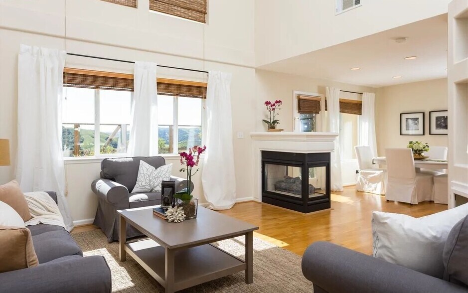 Primary Photo - 20400 Summercrest Dr