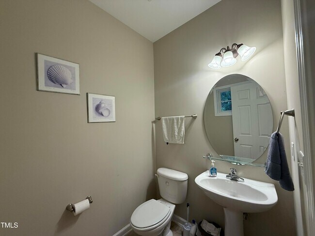 Building Photo - 340 Bayleigh Ct