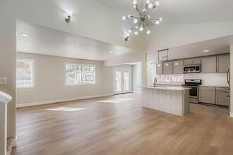 Building Photo - 832 21st St SW