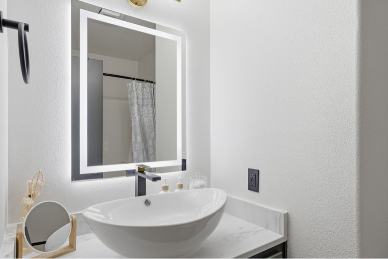 Building Photo - 10 SE 105th Ave