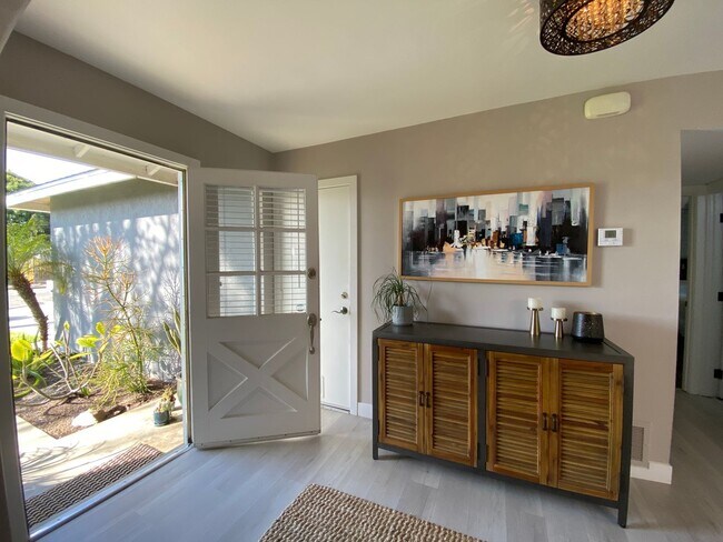 Building Photo - Beautiful 4 Bedroom Carlsbad Home!