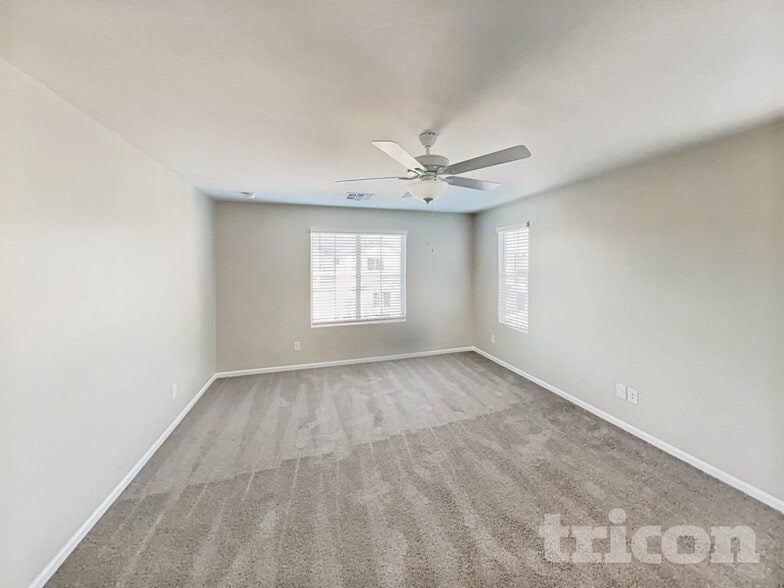 Building Photo - 8636 E Posada Ave