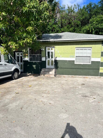 Building Photo - 4719 NW 32nd Ave