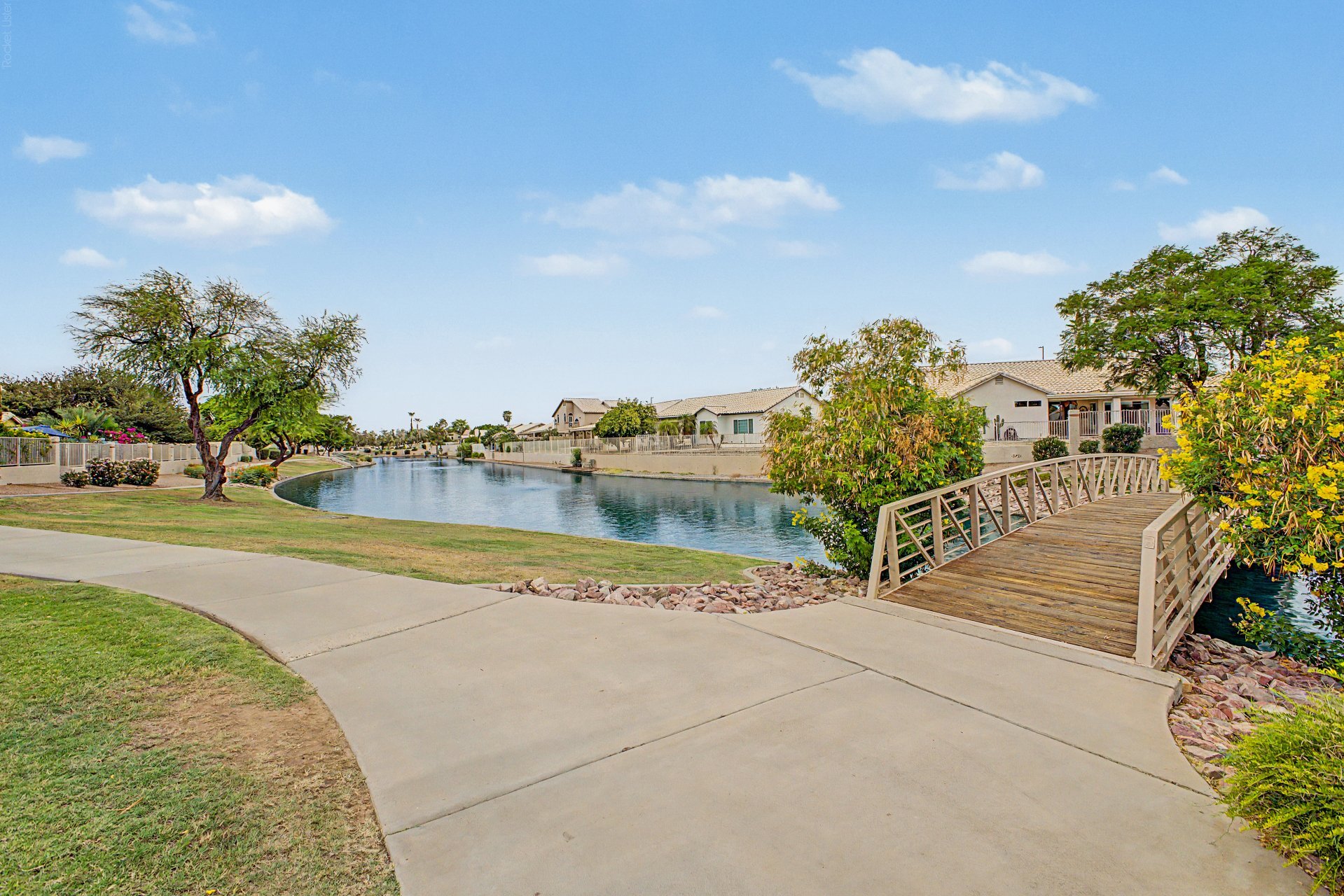 Building Photo - 691 S Sahuaro Dr