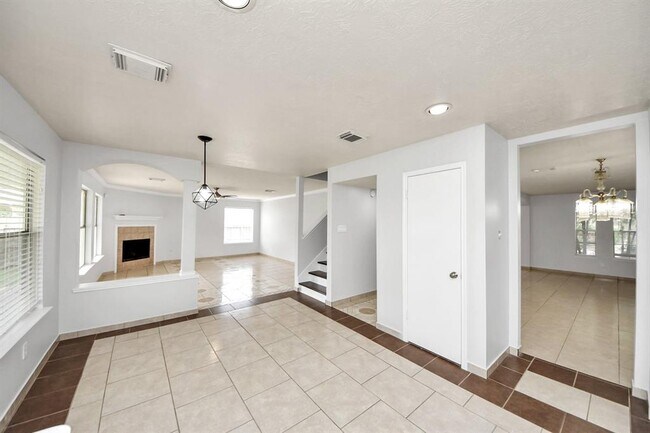 Building Photo - 4310 Lucas Trace Ct
