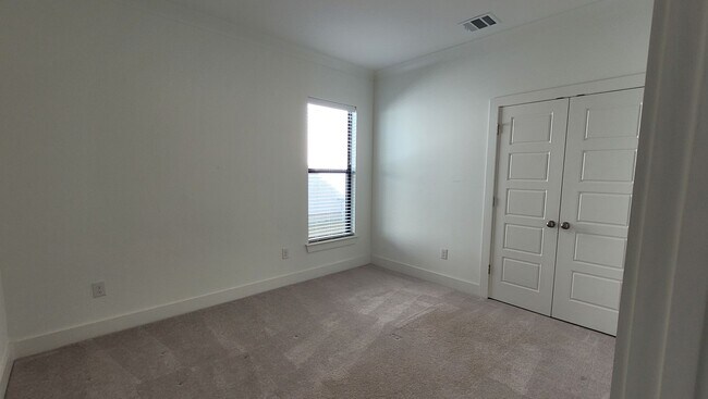 Building Photo - Shoe Creek 33/10112 Alderman Dr