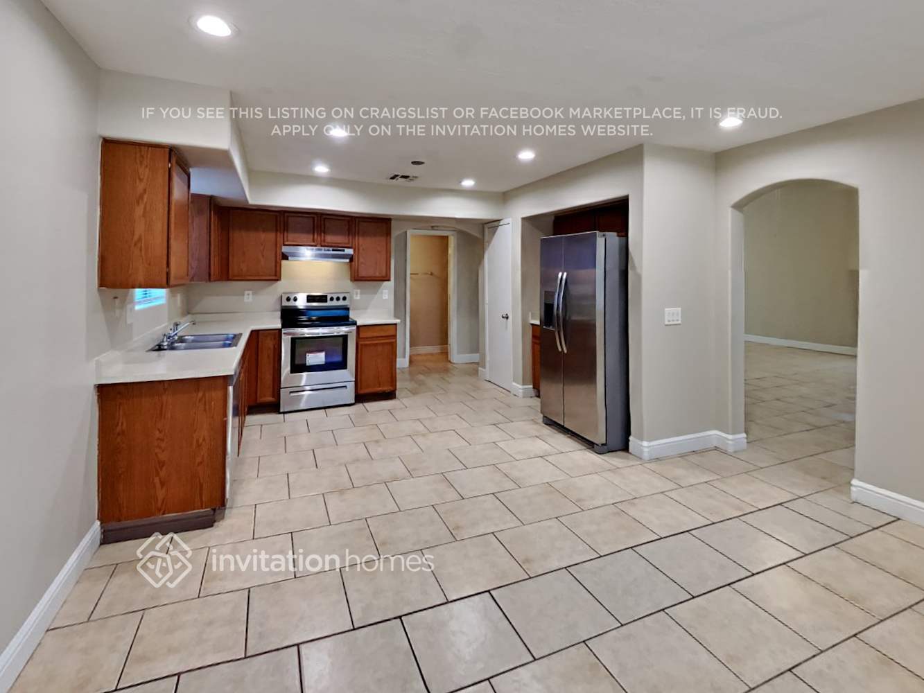 Building Photo - 5628 S 11th Dr