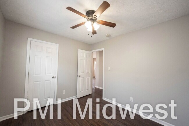 Building Photo - 1365 Mulberry St.