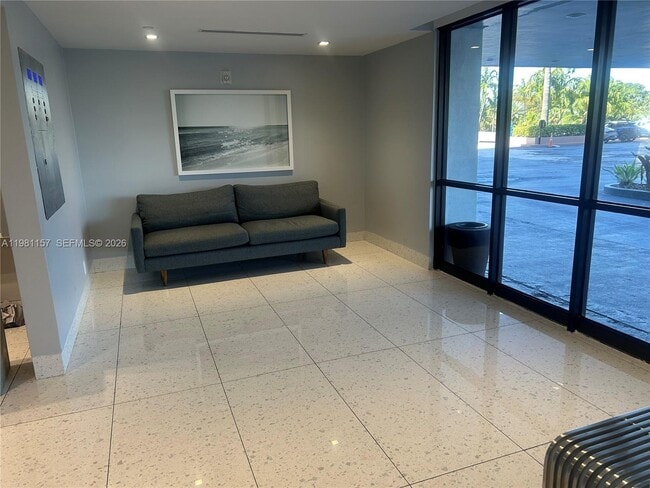 Building Photo - 20301 W Country Club Dr