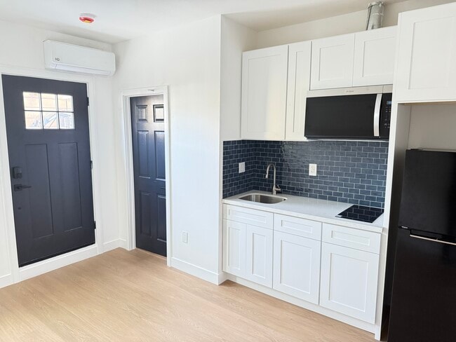 Building Photo - 1248 1/2 W 24th St