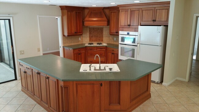 Building Photo - **4431 NW 53rd Street (Huntington)