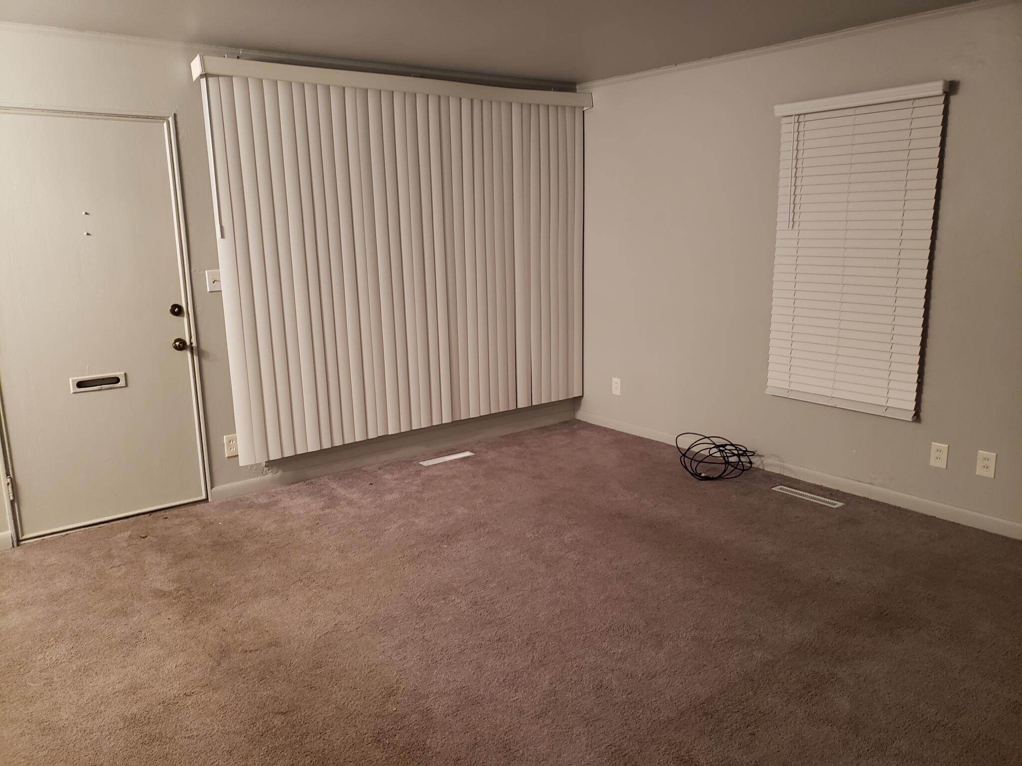 Building Photo - 10631 Saratoga st