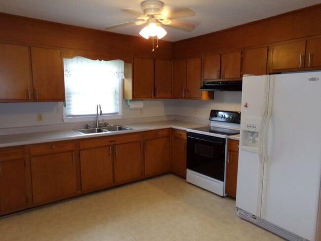 Building Photo - Charming Home in Havelock