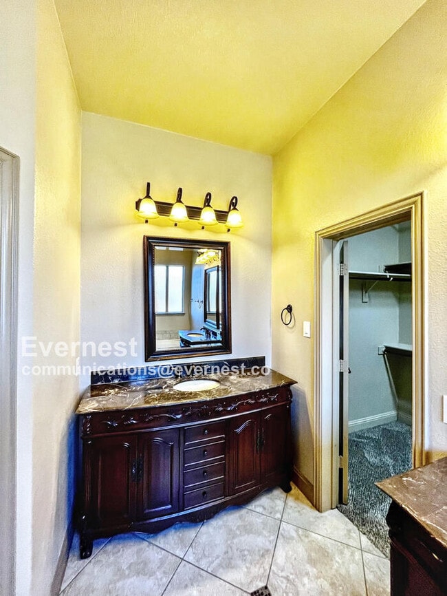 Building Photo - 16709 Stillhouse Hollow Ct