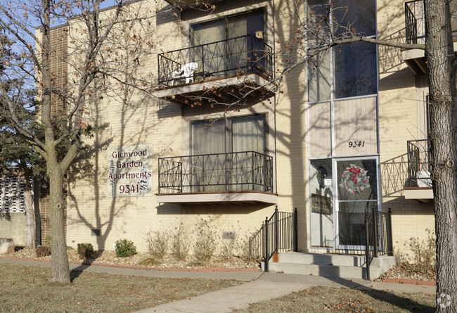 Building Photo - Glenwood Garden Apartments