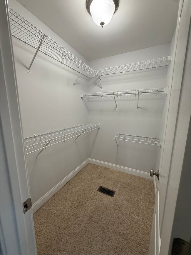 Building Photo - 3704 Warwick Pl