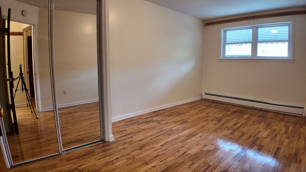 Building Photo - 420 Screvin Ave