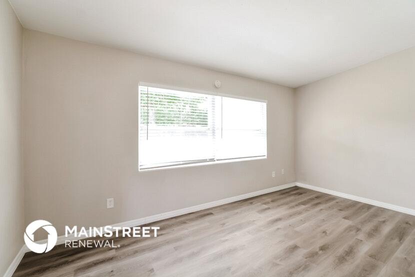 Building Photo - 6114 Oakcrest Cir