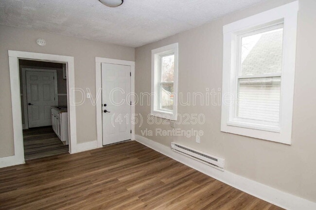 Building Photo - 2947 E 57th St