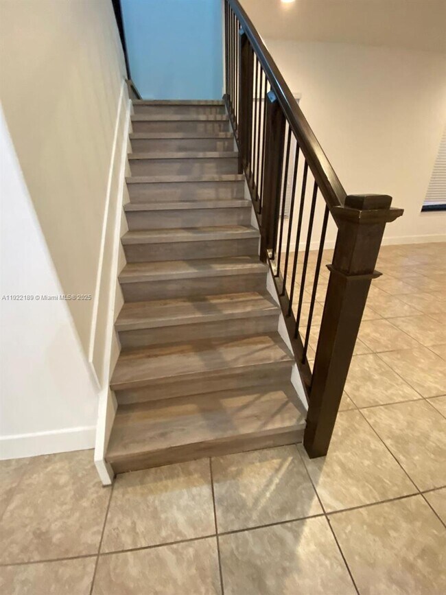 Building Photo - 9823 W 34th Ln