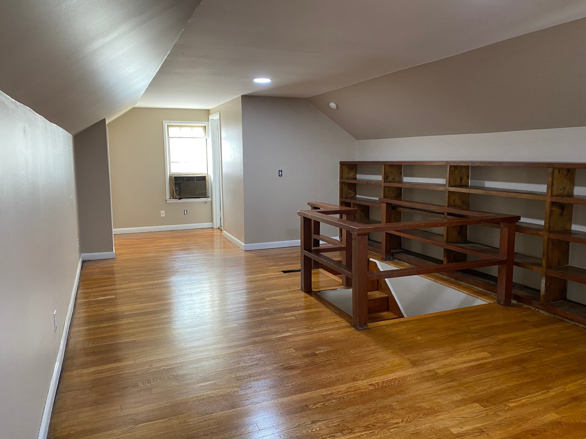 Bedroom 3 - 209 E Unaka Ave