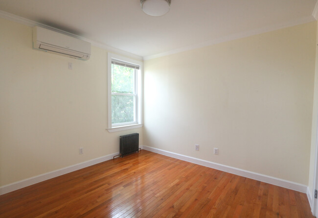 Bedroom - 4412 Barnett Ave