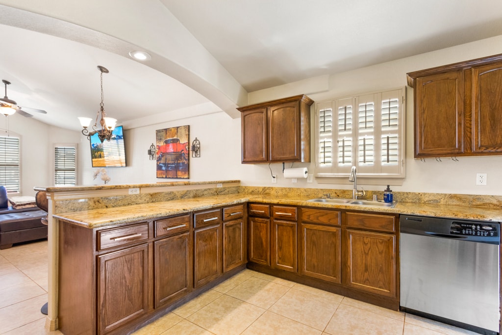 Kitchen - 11341 Manuel Moreno Dr