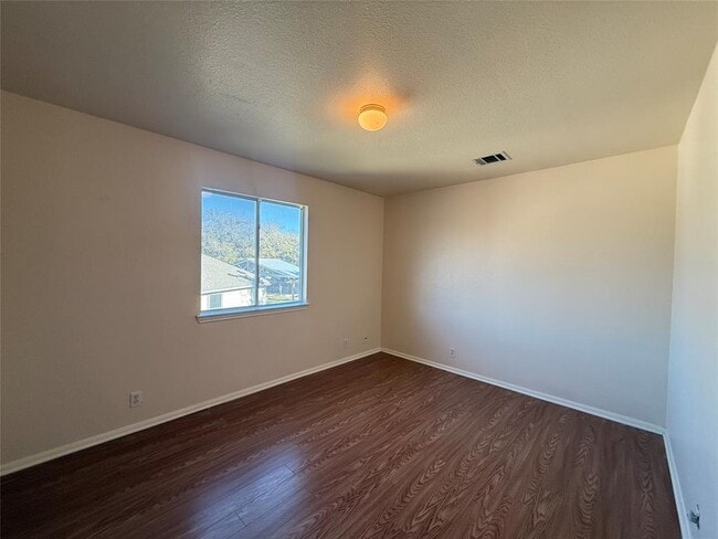 Building Photo - 1713 Primrose Ln