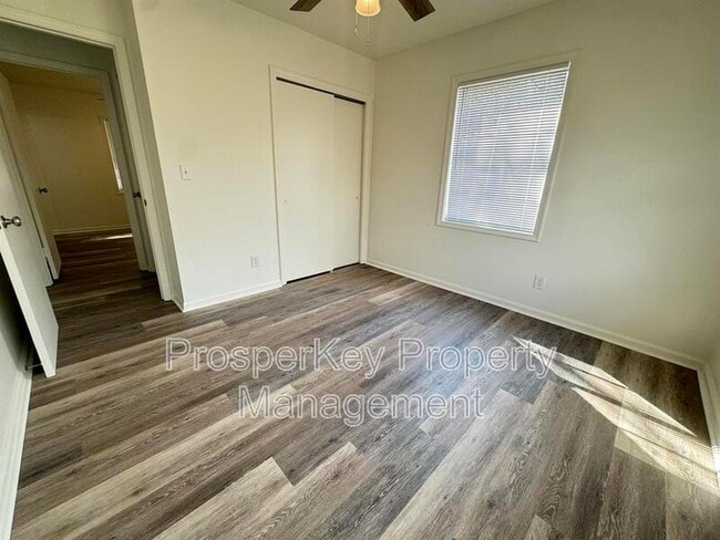 Building Photo - 5730 Teresa St