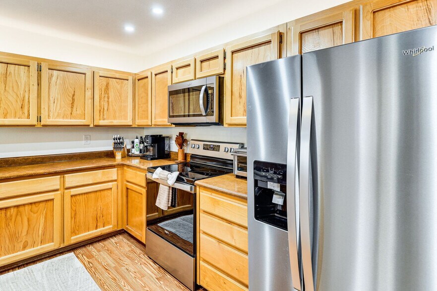 Building Photo - 2787 Oak Cir
