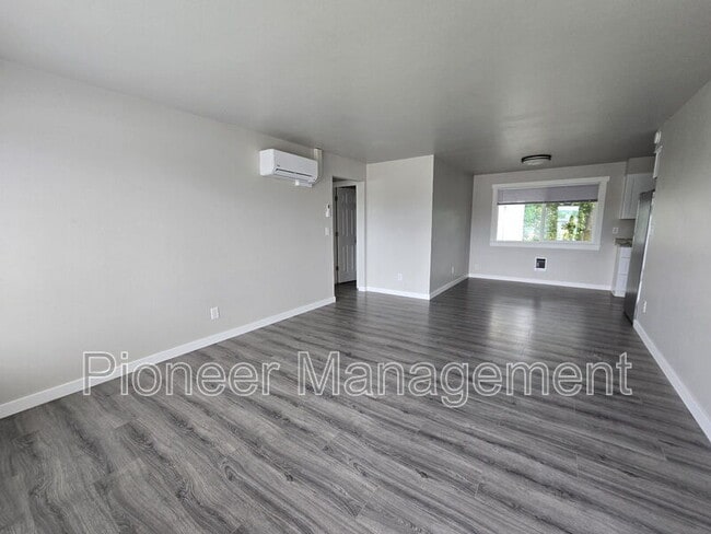 Building Photo - 2585 W Bradford Ct