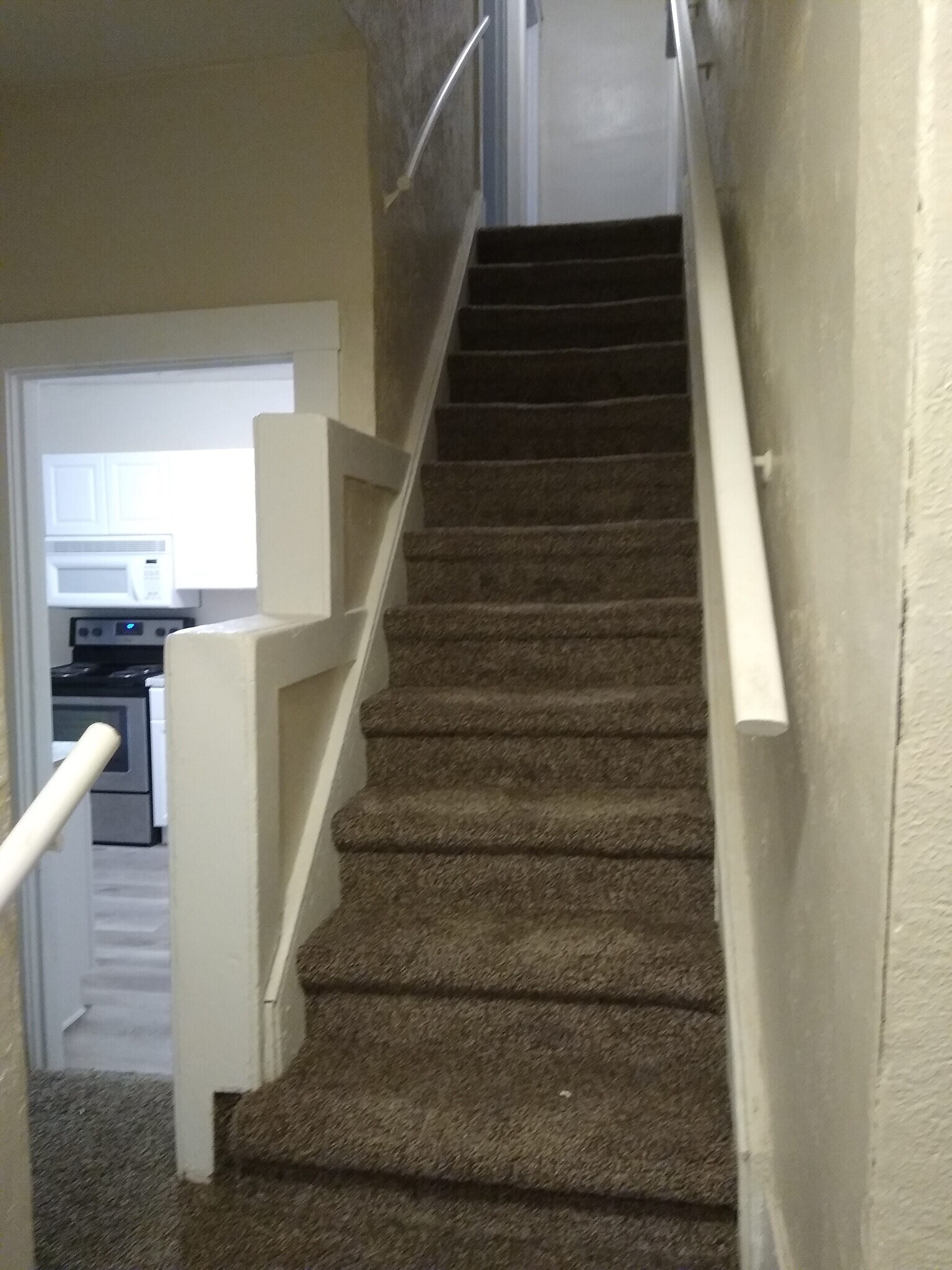 Building Photo - 2329 Van Buren Ave