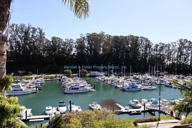 Building Photo - Furnished Yacht Harbor Retreat