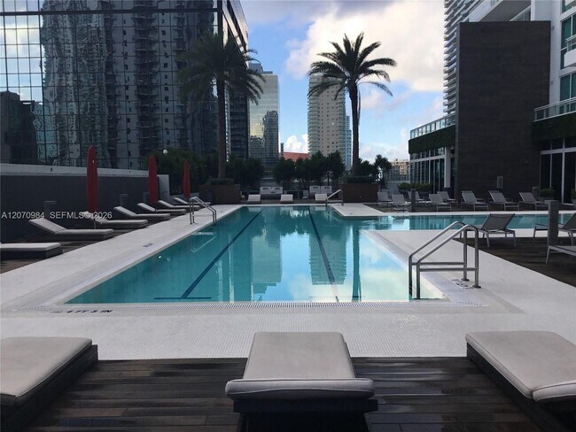 Building Photo - 1080 Brickell Ave