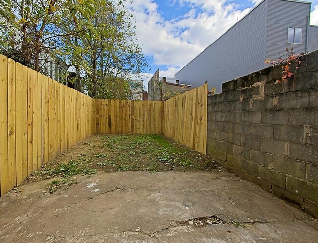 Building Photo - 1961 N Croskey St