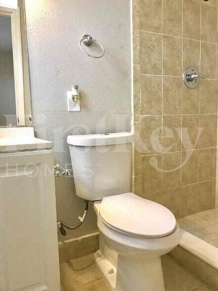 Building Photo - 6451 SW 2nd St