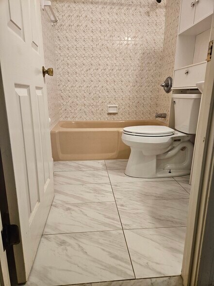 Building Photo - 310 Brook Village Rd