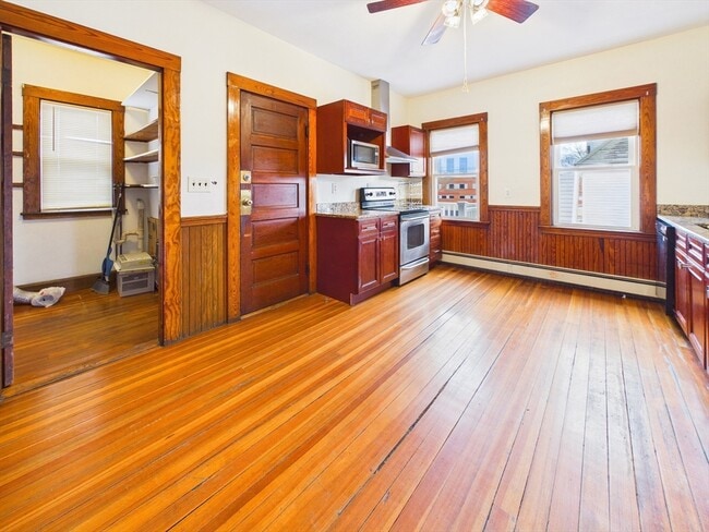 Building Photo - 5-7 Hoyle St