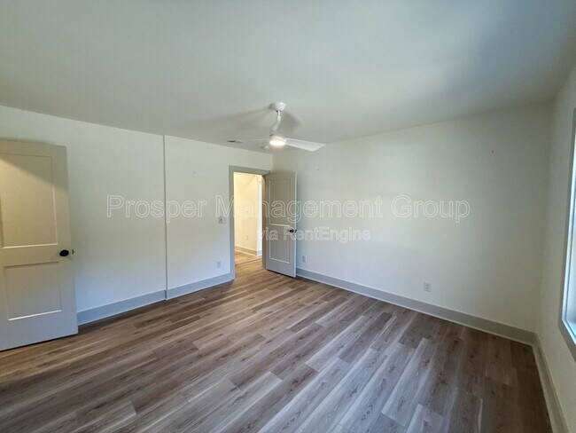 Building Photo - 5732 Allison Ave