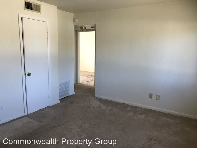 Building Photo - 2 br, 1 bath Apartment - 8 Pollux Circle East