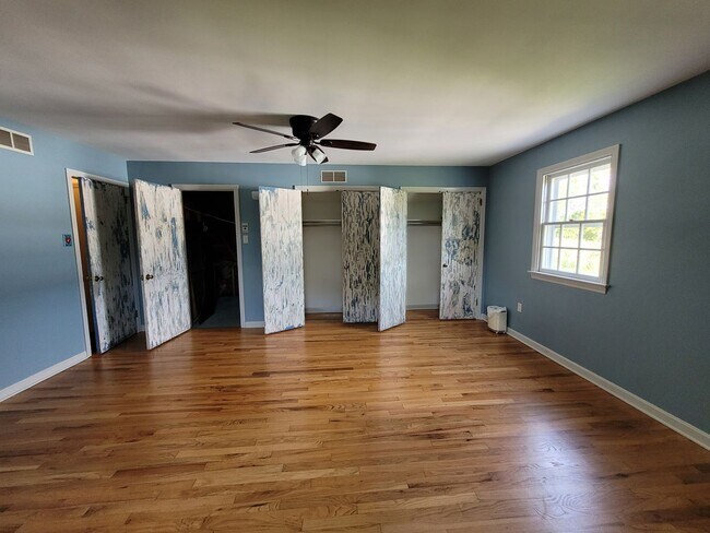 Building Photo - 131 Pinetown Rd