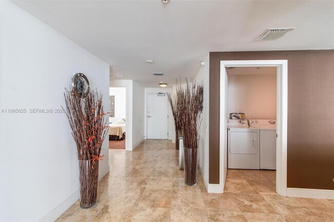 Building Photo - 6305 Indian Creek Dr