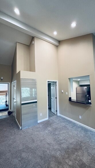 Building Photo - 9971 SE Talbert St